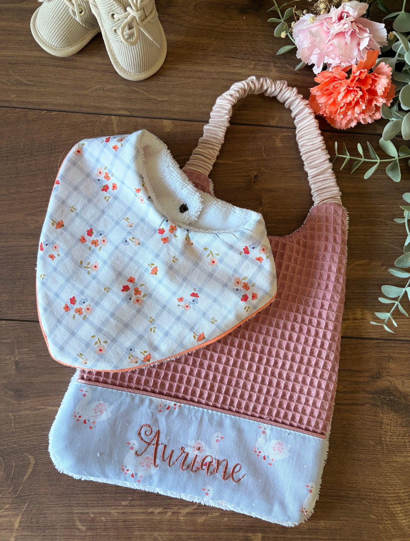 Lot Bavoir bébé + Serviette imperméable à personnaliser
