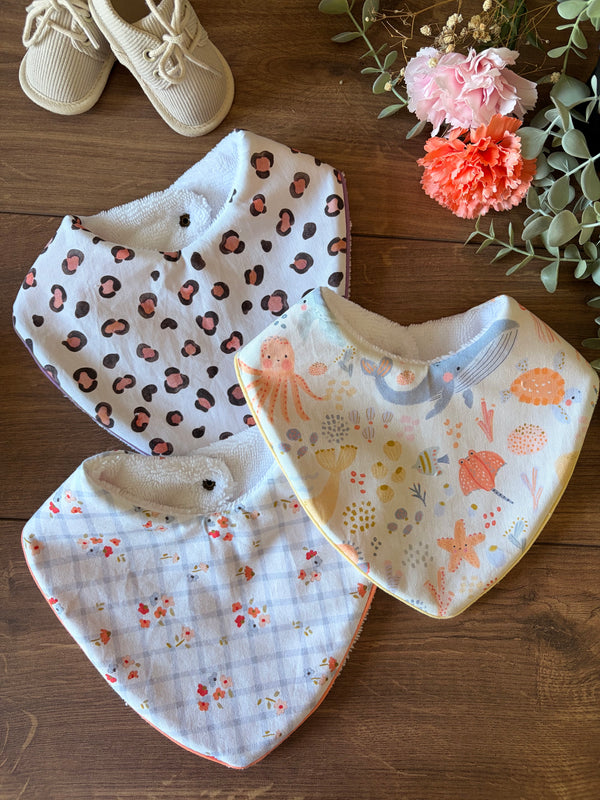 Bavoir bandana imperméable à personnaliser